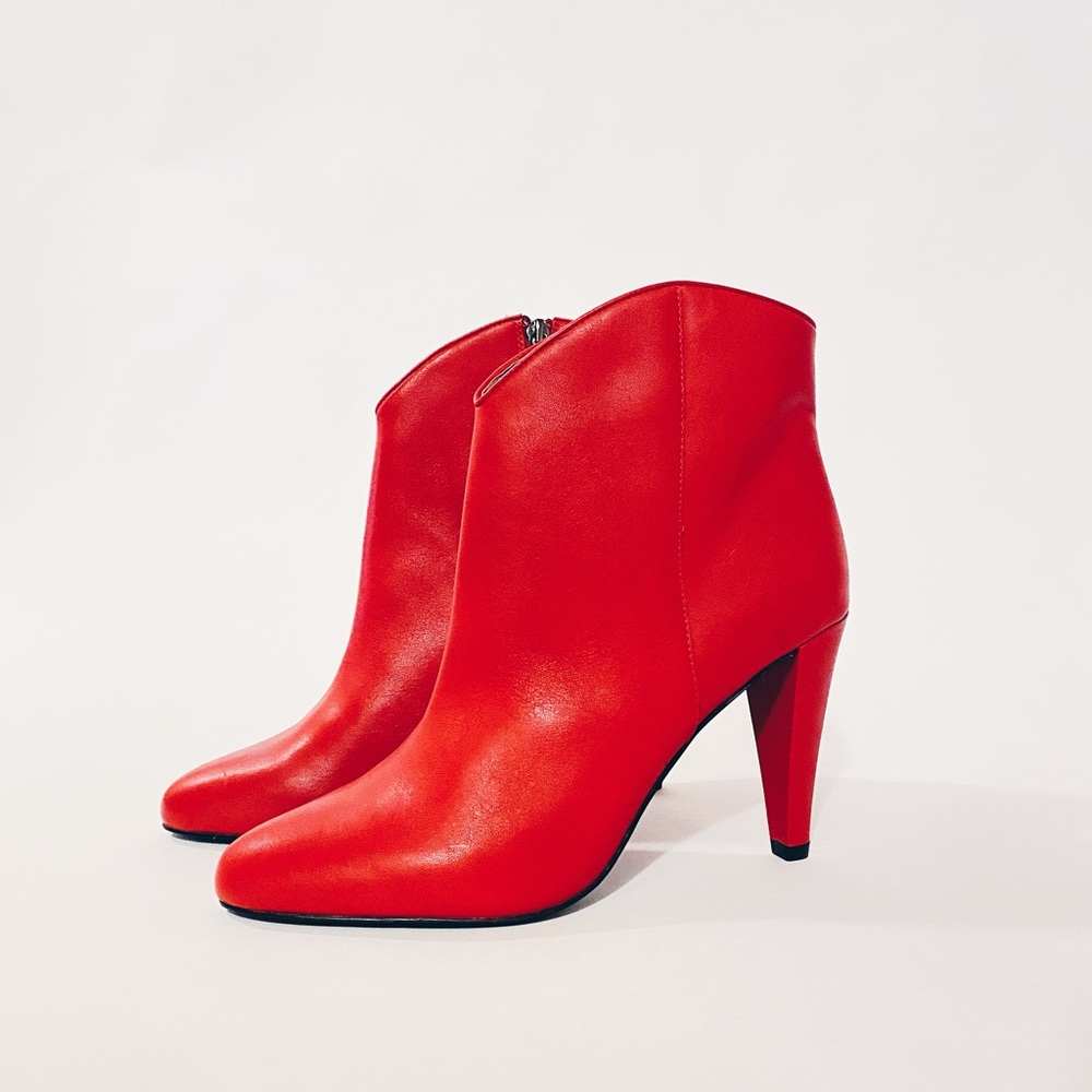 NWT Halogen Red Ankle Booties